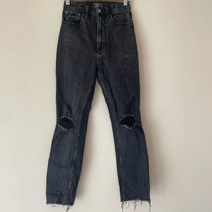 Abercrombie & Fitch Ultra High Rise Mom Jean